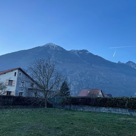 Au Pied De La Vallee Saint-Etienne-de-Cuines Экстерьер фото